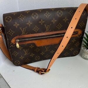Louis Vuitton monogram Saint Germain 
Date Code NO or D 0909
11” x 8” x 2”